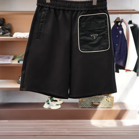 プラダ ショートパンツ