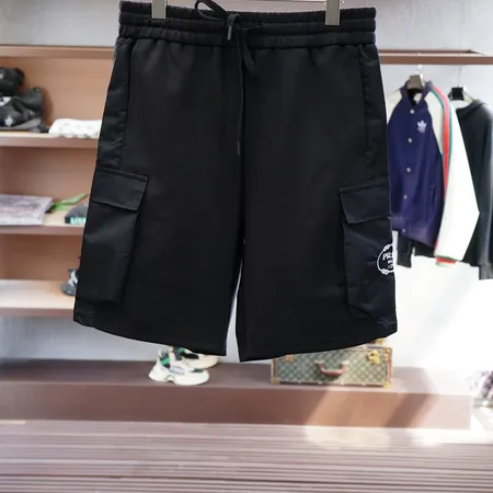 プラダ ショートパンツ