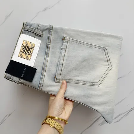 ジバンシィ ジーンズ