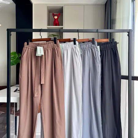 バレンシアガ カジュアルパンツ