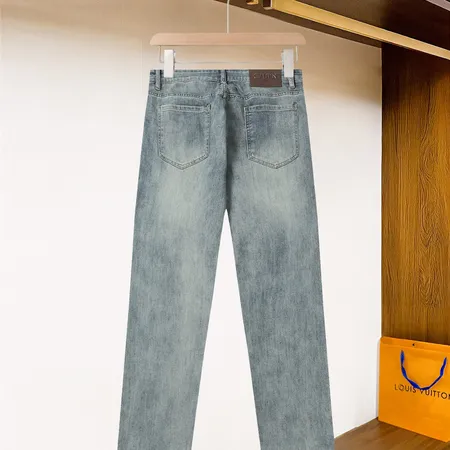 ヴァレンティノ ジーンズ