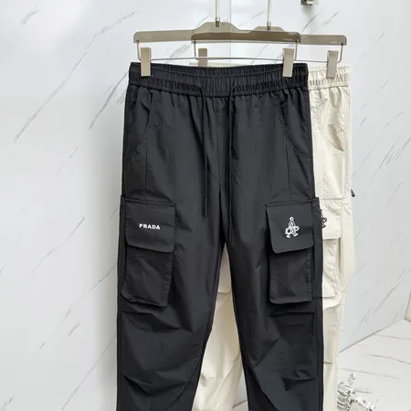 プラダ カジュアルパンツ