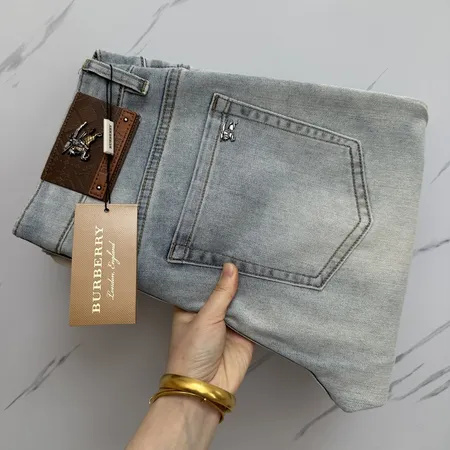 バーバリー ス ジーンズ