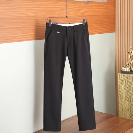 フェラガモ カジュアルパンツ