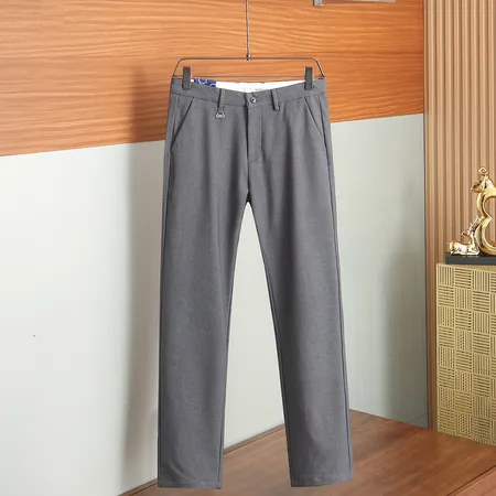 フェラガモ カジュアルパンツ