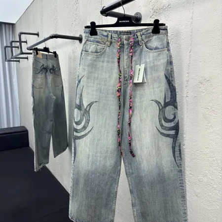 バレンシアガ ジーンズ