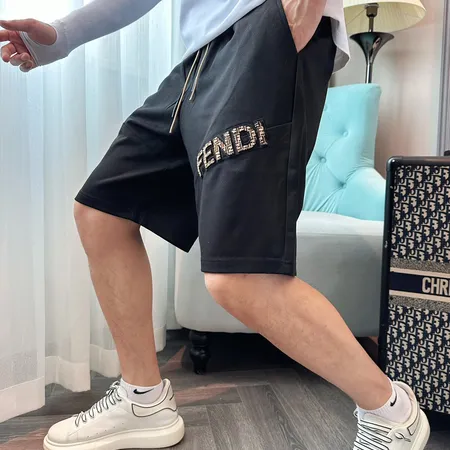 フェンディ ショートパンツ