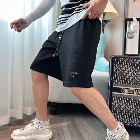 プラダ ショートパンツ