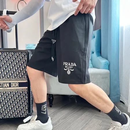 プラダ ショートパンツ