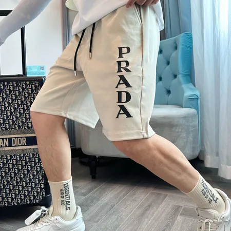 プラダ ショートパンツ