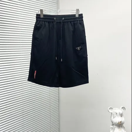 プラダ ショートパンツ