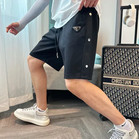 プラダ ショートパンツ