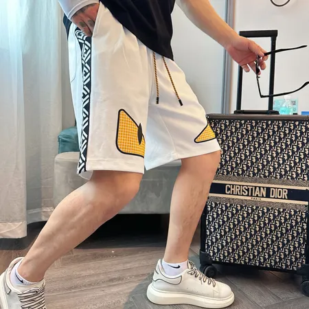 フェンディ ショートパンツ