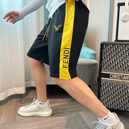 フェンディ ショートパンツ