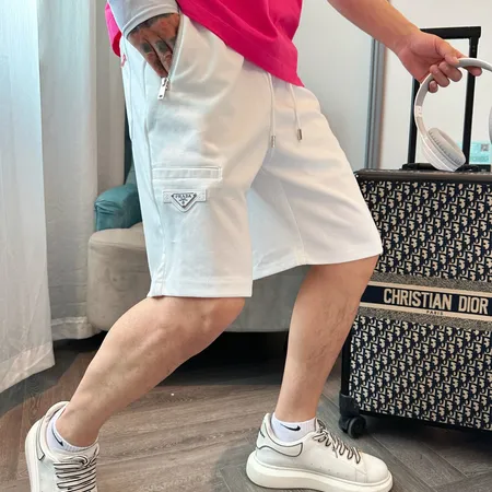 プラダ ショートパンツ