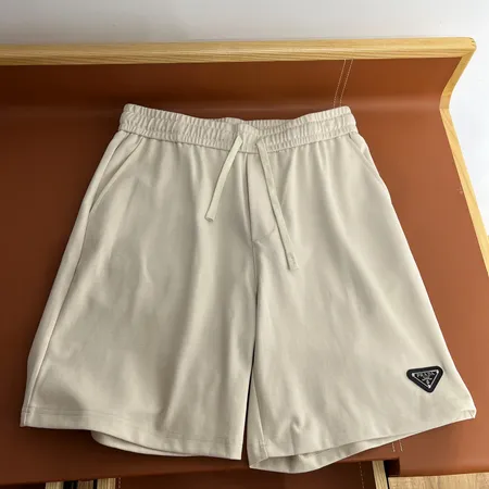 プラダ ショートパンツ