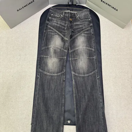 バレンシアガ ジーンズ