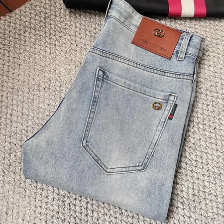 グッチ ジーンズ