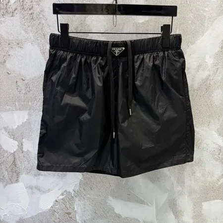 プラダ ショートパンツ