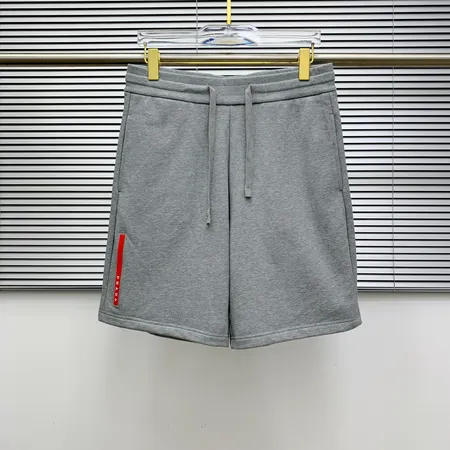 プラダ ショートパンツ