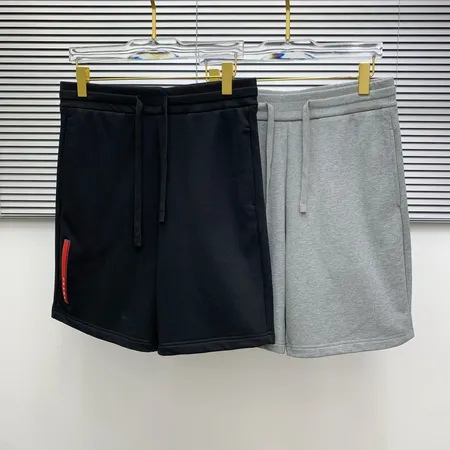 プラダ ショートパンツ