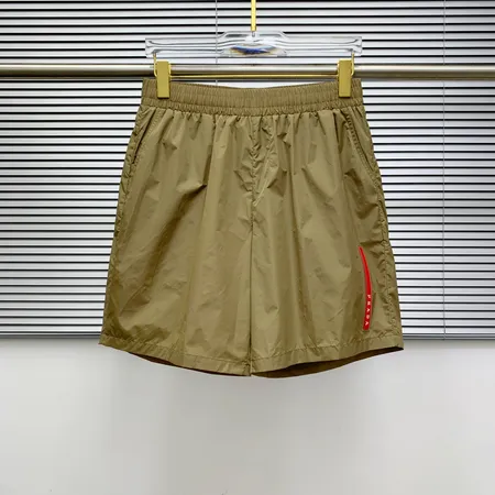 プラダ ショートパンツ