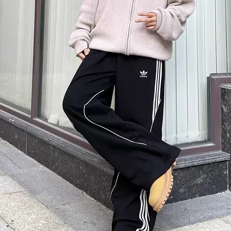 アディダス カジュアルパンツ