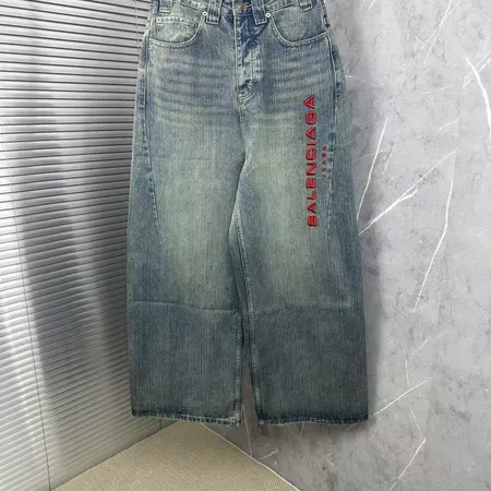 バレンシアガ ジーンズ