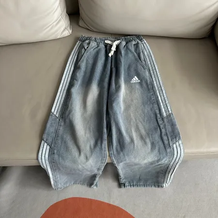 アディダス ジーンズ