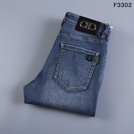 フェラガモ ジーンズ