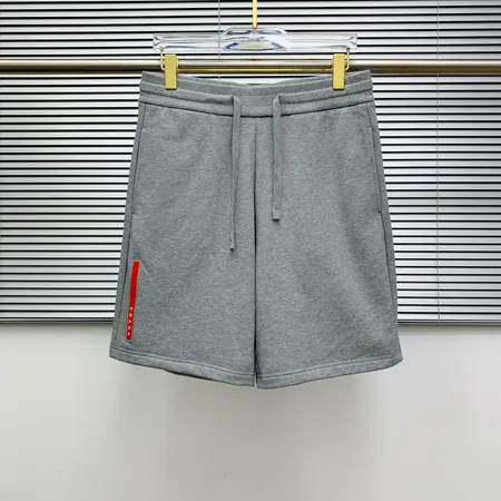 プラダ ショートパンツ