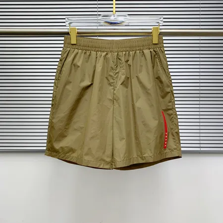 プラダ ショートパンツ
