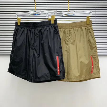 プラダ ショートパンツ