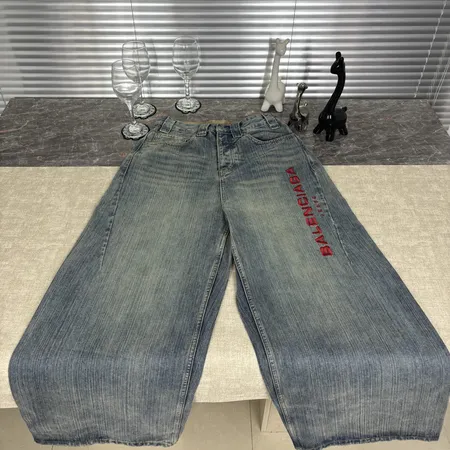 バレンシアガ ジーンズ