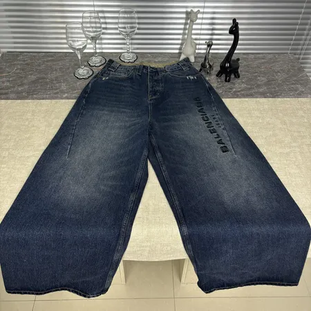 バレンシアガ ジーンズ