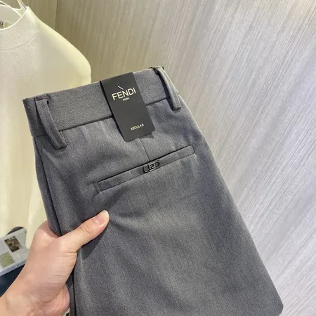 フェンディ カジュアルパンツ