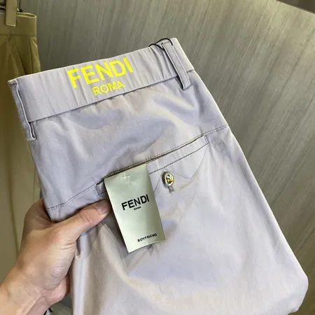 フェンディ カジュアルパンツ