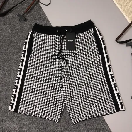 フェンディ ショートパンツ