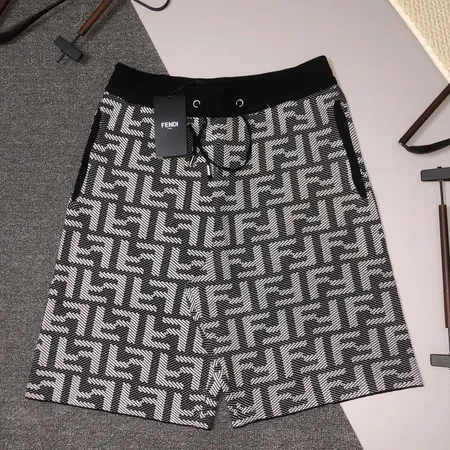 フェンディ ショートパンツ