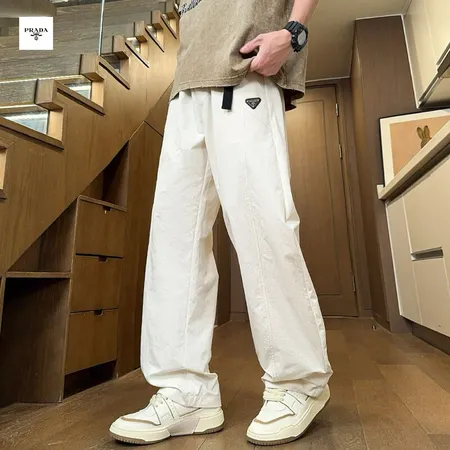 プラダ カジュアルパンツ