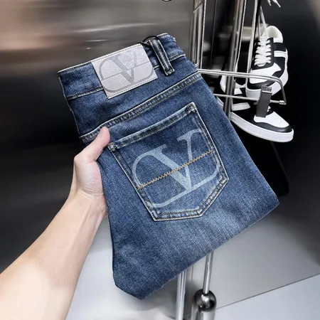 ヴァレンティノ ジーンズ