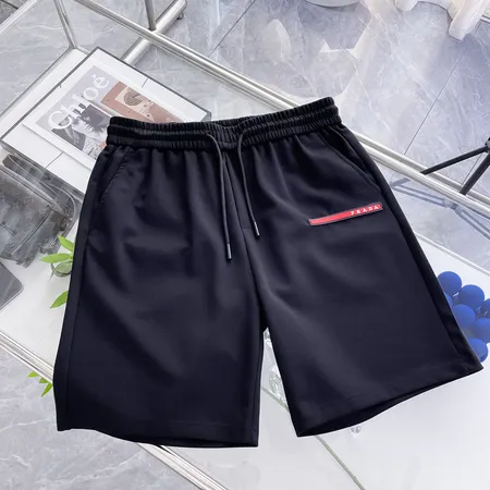 プラダ ショートパンツ