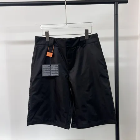 プラダ ショートパンツ