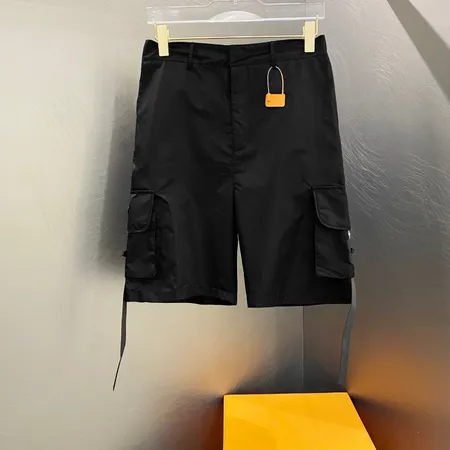 プラダ ショートパンツ