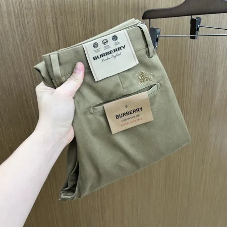 バーバリー ス カジュアルパンツ