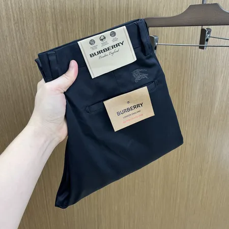 バーバリー ス カジュアルパンツ