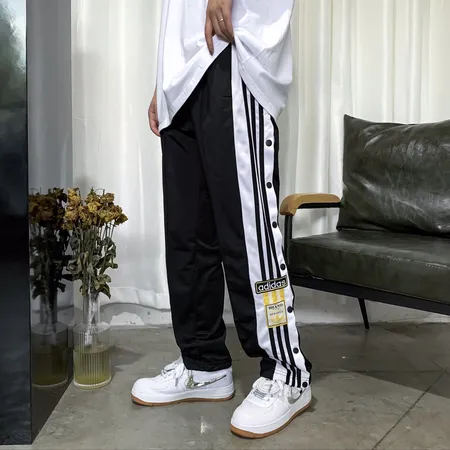 アディダス カジュアルパンツ