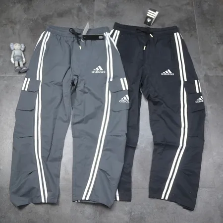 アディダス カジュアルパンツ