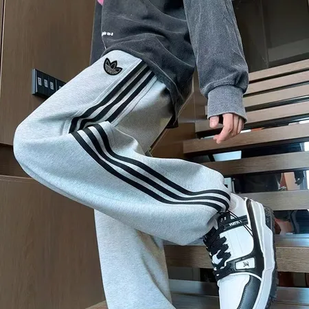 アディダス カジュアルパンツ