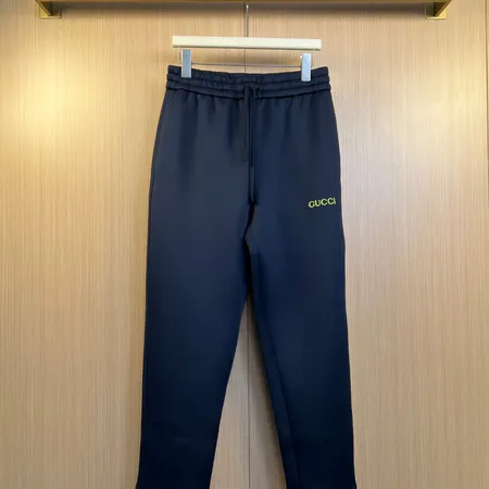 グッチ カジュアルパンツ